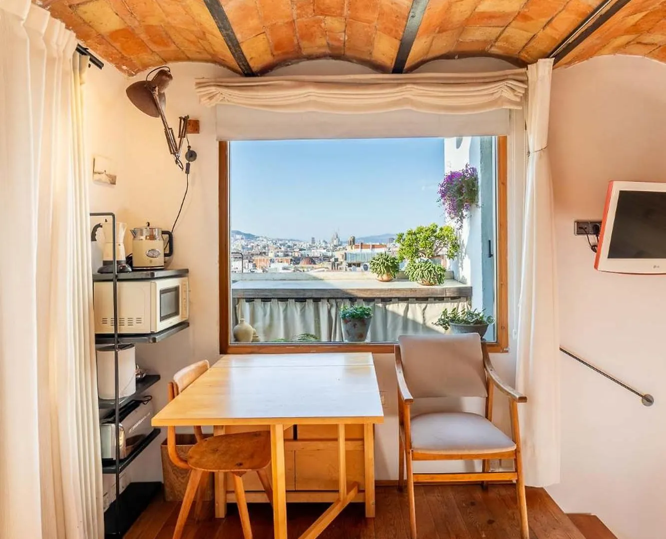 Apartment With Terrace Views Of Bcn Barcelona 0*,